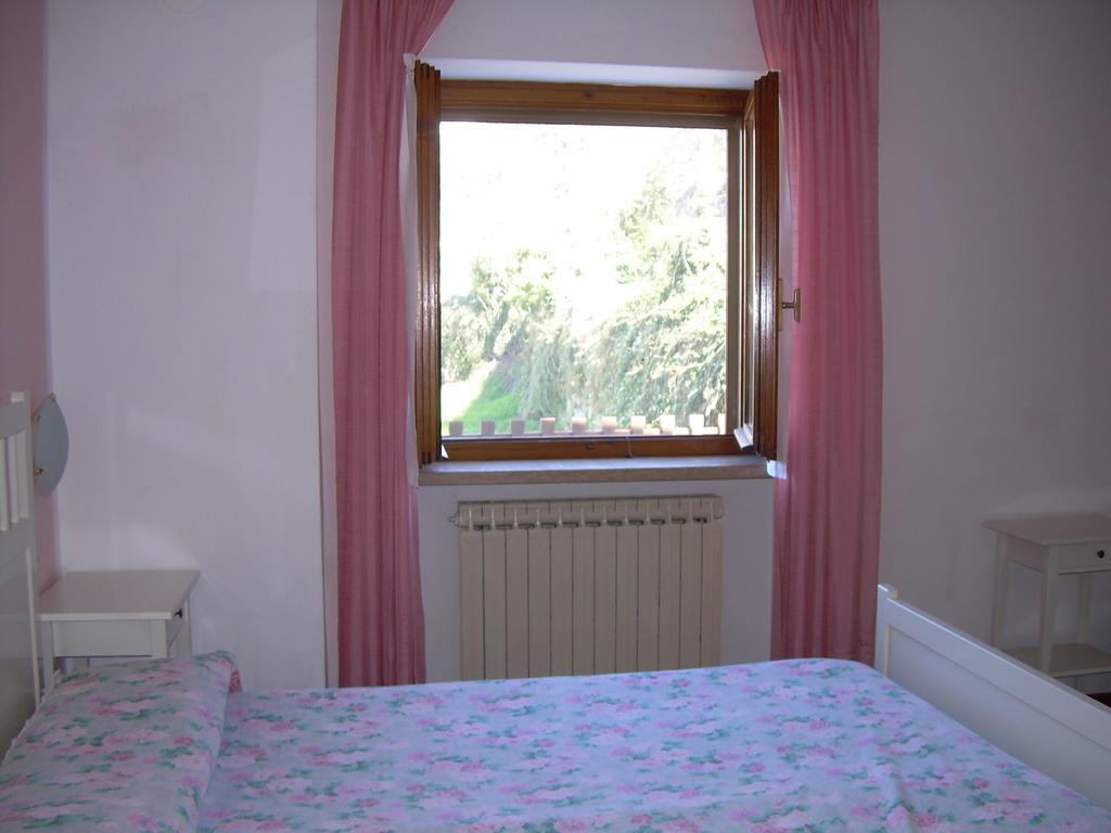 Casa Mary Apartment Brenzone sul Garda Room photo